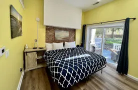 New Buffalo Inn Guest room